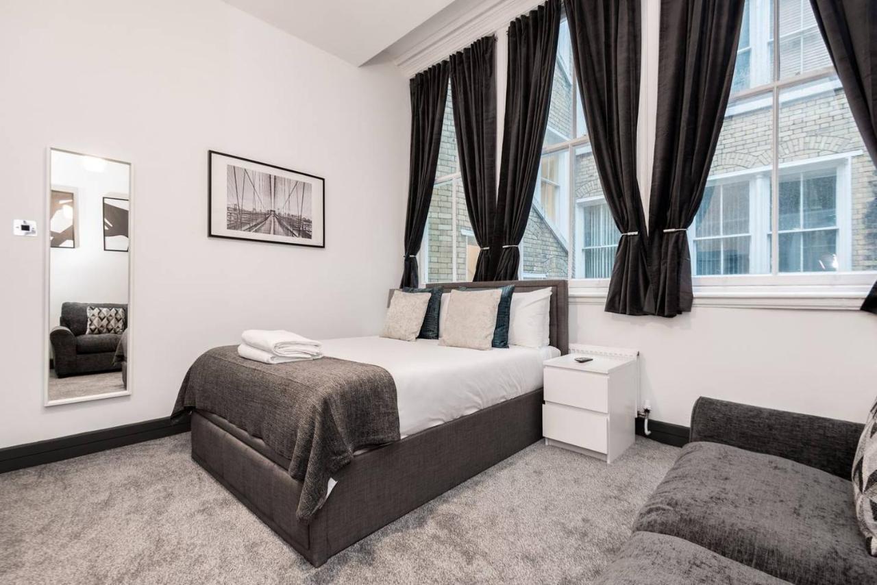 Apartment Host & - Exchange Quarters *