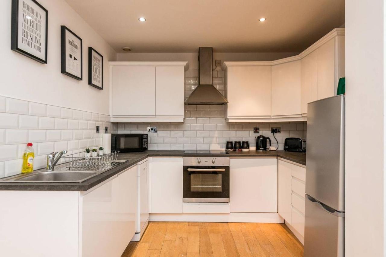 Host & - Exchange Quarters Apartment